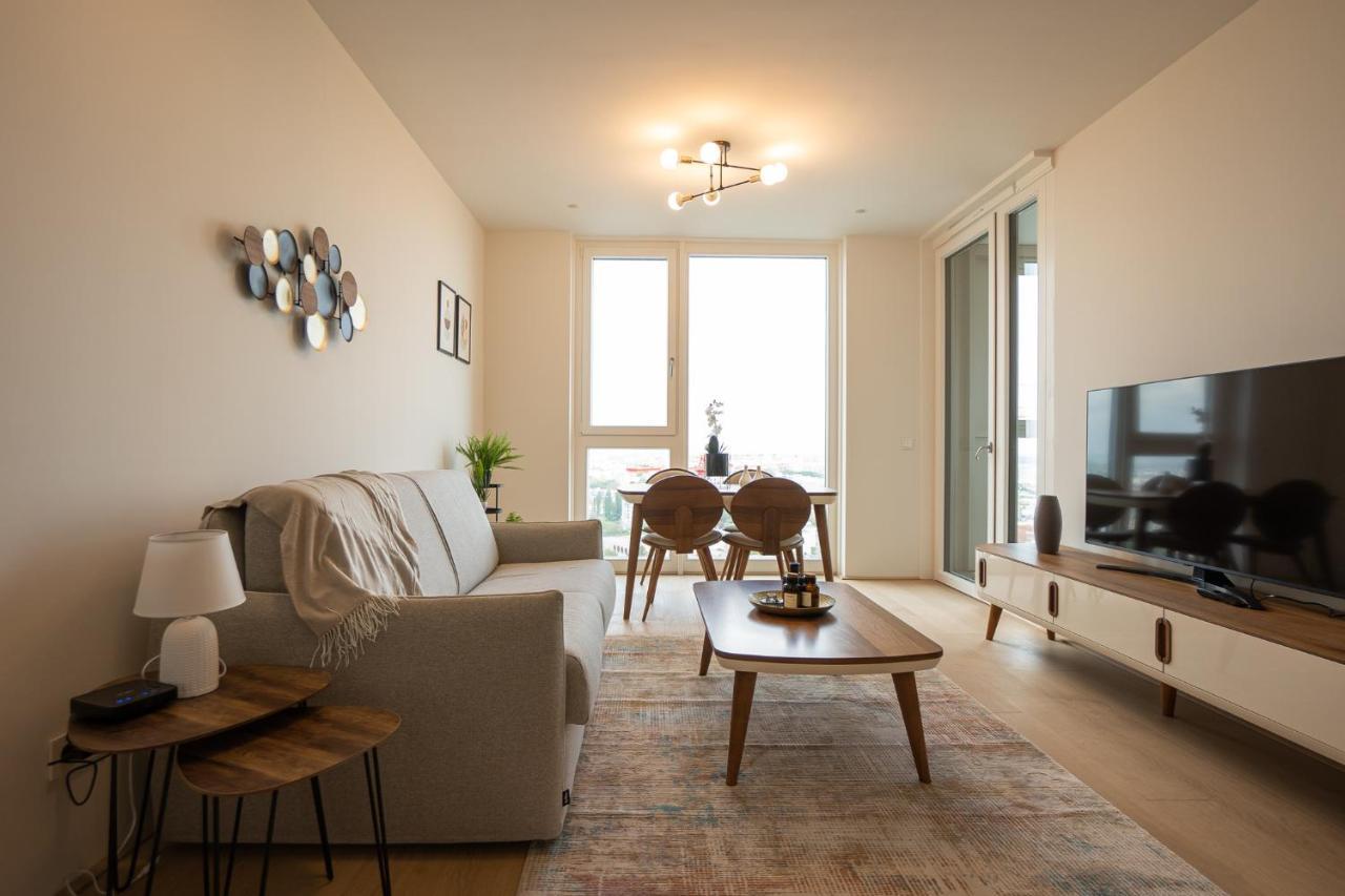 Apartment Posh On 22nd Floor + Loggia, Pool, Gym, Sauna Wien